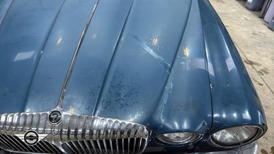 Lot 8 - 1978 DAIMLER SOVEREIGN 4.2 LWB AUTO