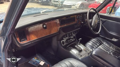 Lot 8 - 1978 DAIMLER SOVEREIGN 4.2 LWB AUTO