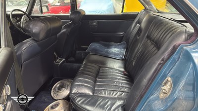 Lot 8 - 1978 DAIMLER SOVEREIGN 4.2 LWB AUTO