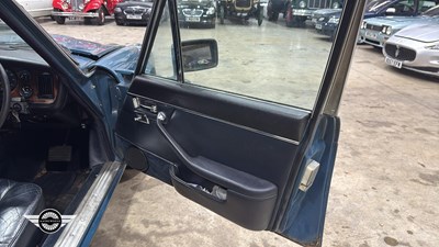 Lot 8 - 1978 DAIMLER SOVEREIGN 4.2 LWB AUTO