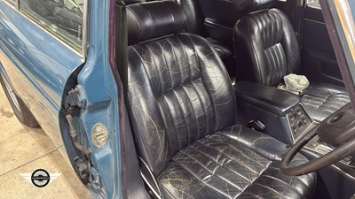 Lot 8 - 1978 DAIMLER SOVEREIGN 4.2 LWB AUTO