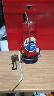 Lot 11 - TEXACO MOTOR OIL 2 STROKE DISPENSER