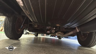 Lot 60 - 1964 MERCEDES 220