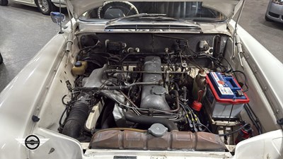 Lot 60 - 1964 MERCEDES 220