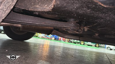 Lot 60 - 1964 MERCEDES 220