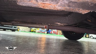 Lot 60 - 1964 MERCEDES 220