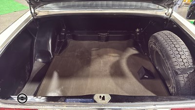 Lot 60 - 1964 MERCEDES 220