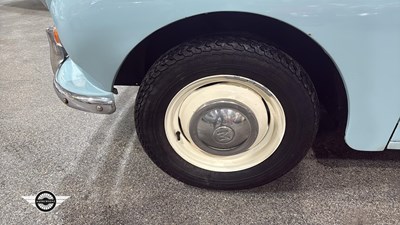 Lot 112 - 1966 MORRIS MINOR 1000