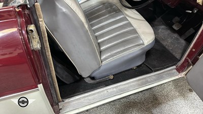 Lot 28 - 1961 FORD ZEPHYR/ZODIAC MK II