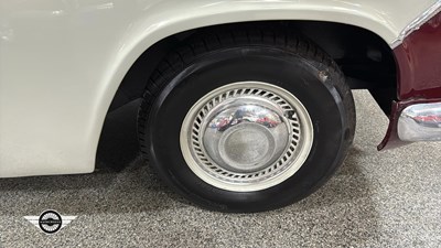 Lot 28 - 1961 FORD ZEPHYR/ZODIAC MK II