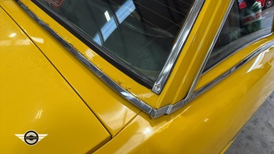 Lot 168 - 1974 TRIUMPH STAG AUTO