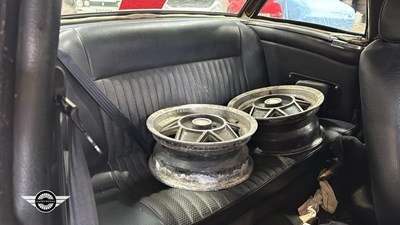 Lot 168 - 1974 TRIUMPH STAG AUTO