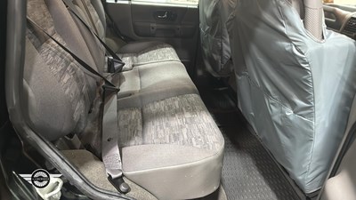 Lot 98 - 2002 LAND ROVER DISCOVERY TD5 S *256 Miles From New*