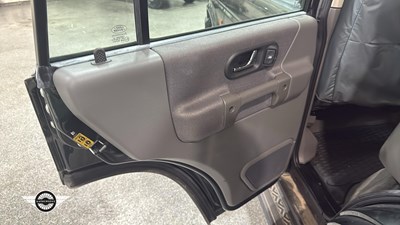 Lot 98 - 2002 LAND ROVER DISCOVERY TD5 S *256 Miles From New*