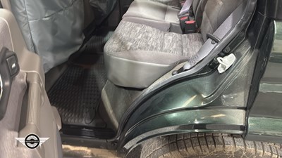 Lot 98 - 2002 LAND ROVER DISCOVERY TD5 S *256 Miles From New*