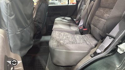 Lot 98 - 2002 LAND ROVER DISCOVERY TD5 S *256 Miles From New*
