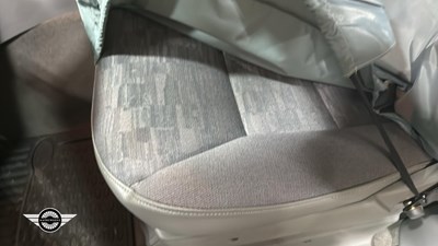 Lot 98 - 2002 LAND ROVER DISCOVERY TD5 S *256 Miles From New*