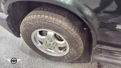 Lot 98 - 2002 LAND ROVER DISCOVERY TD5 S *256 Miles From New*