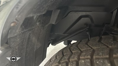 Lot 98 - 2002 LAND ROVER DISCOVERY TD5 S *256 Miles From New*