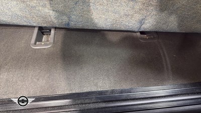 Lot 98 - 2002 LAND ROVER DISCOVERY TD5 S *256 Miles From New*