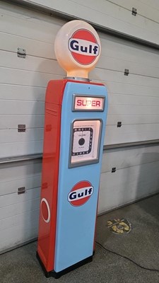 Lot 89 - GULF SUPER REPRODUCTION PETROL PUMP