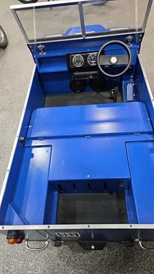 Lot 17 - TOYLANDER SCHNEIDER TROPHY ANNIVERSARY ELECTRIC LAND ROVER