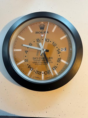 Lot 335 - ROLEX STYLE WALL CLOCK 13.5" DIA