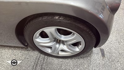 Lot 698 - 1997 RENAULT SPORT SPIDER