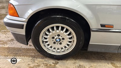 Lot 28 - 1995 BMW 323I AUTO