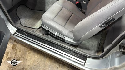Lot 28 - 1995 BMW 323I AUTO