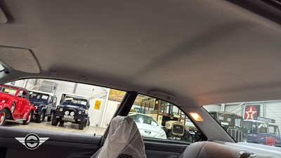 Lot 28 - 1995 BMW 323I AUTO