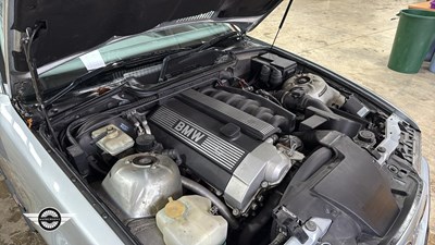 Lot 28 - 1995 BMW 323I AUTO