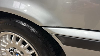 Lot 28 - 1995 BMW 323I AUTO