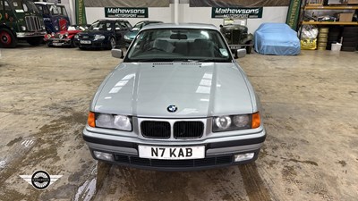 Lot 28 - 1995 BMW 323I AUTO