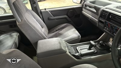 Lot 32 - 1998 LAND ROVER DISCOVERY V8I A