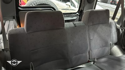 Lot 32 - 1998 LAND ROVER DISCOVERY V8I A