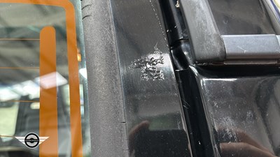 Lot 32 - 1998 LAND ROVER DISCOVERY V8I A