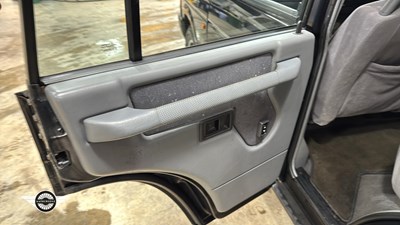 Lot 32 - 1998 LAND ROVER DISCOVERY V8I A