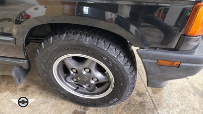 Lot 32 - 1998 LAND ROVER DISCOVERY V8I A