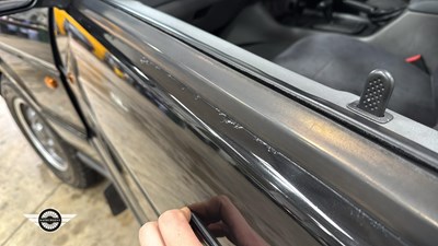 Lot 32 - 1998 LAND ROVER DISCOVERY V8I A