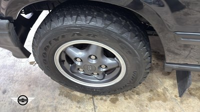 Lot 32 - 1998 LAND ROVER DISCOVERY V8I A