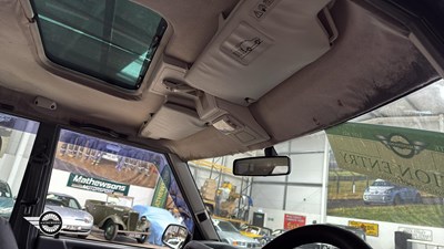 Lot 32 - 1998 LAND ROVER DISCOVERY V8I A