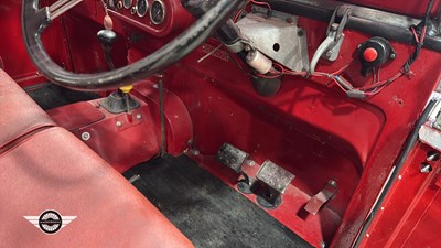 Lot 38 - 1952 LAND ROVER