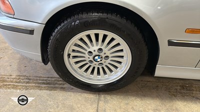 Lot 46 - 1998 BMW 523I SE AUTO