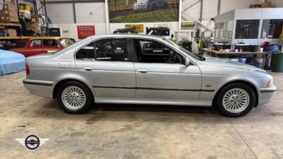 Lot 46 - 1998 BMW 523I SE AUTO