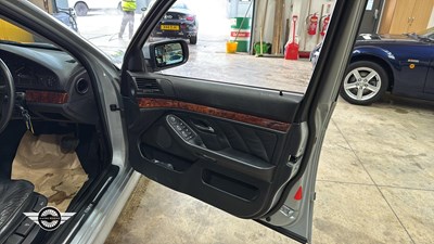 Lot 46 - 1998 BMW 523I SE AUTO