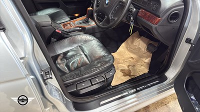 Lot 46 - 1998 BMW 523I SE AUTO