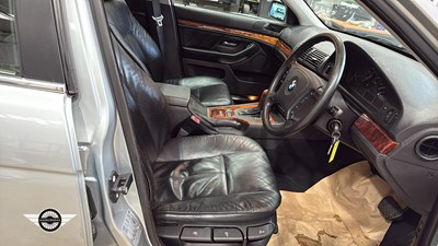Lot 46 - 1998 BMW 523I SE AUTO
