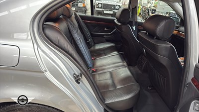 Lot 46 - 1998 BMW 523I SE AUTO