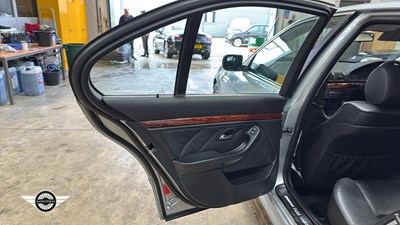 Lot 46 - 1998 BMW 523I SE AUTO